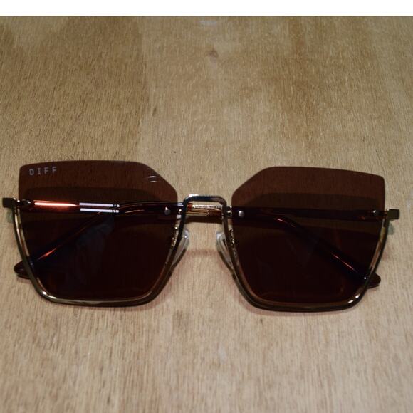 Diff Eyewear Accessories - DIFF Meredith DE01-0665-ETBNP Gold Brown Rimless Square Sunglasses NWT